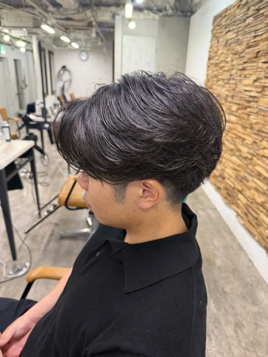 メンズ カット パーマ SAIKA🫧メンズ カット/透明感カラーのヘアスタイル