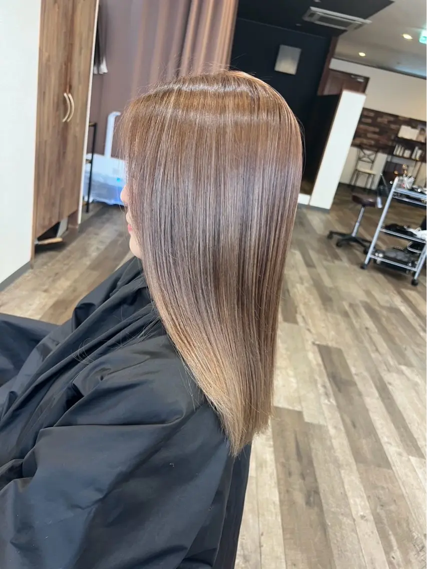 セミロング カラー カワナ カエデのヘアスタイル