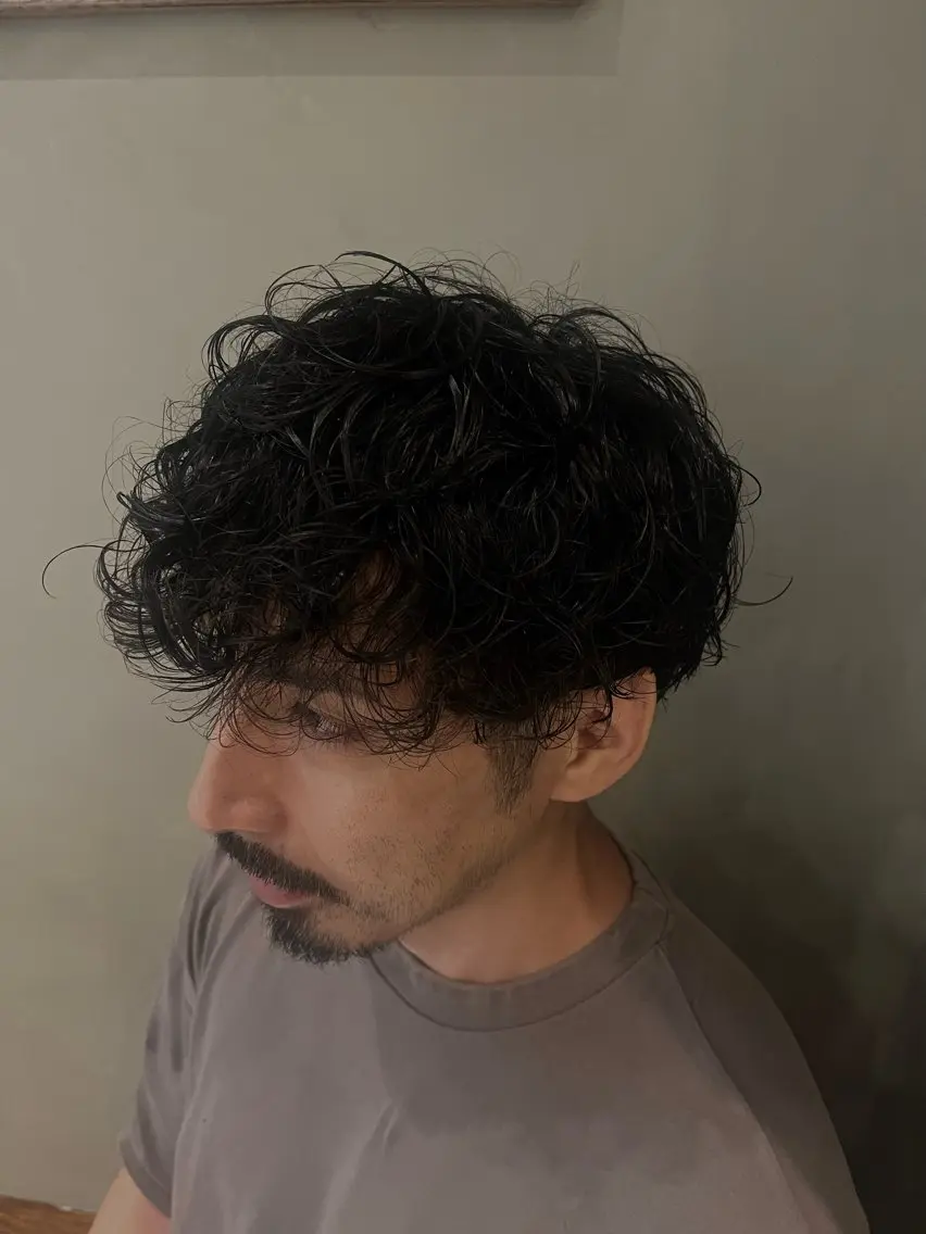 パーマ メンズ メンズパーマ スペインカール ニュアンスパーマ カット パーマ シャドウ/フェザー/ パーマ/新宿/和真のヘアスタイル