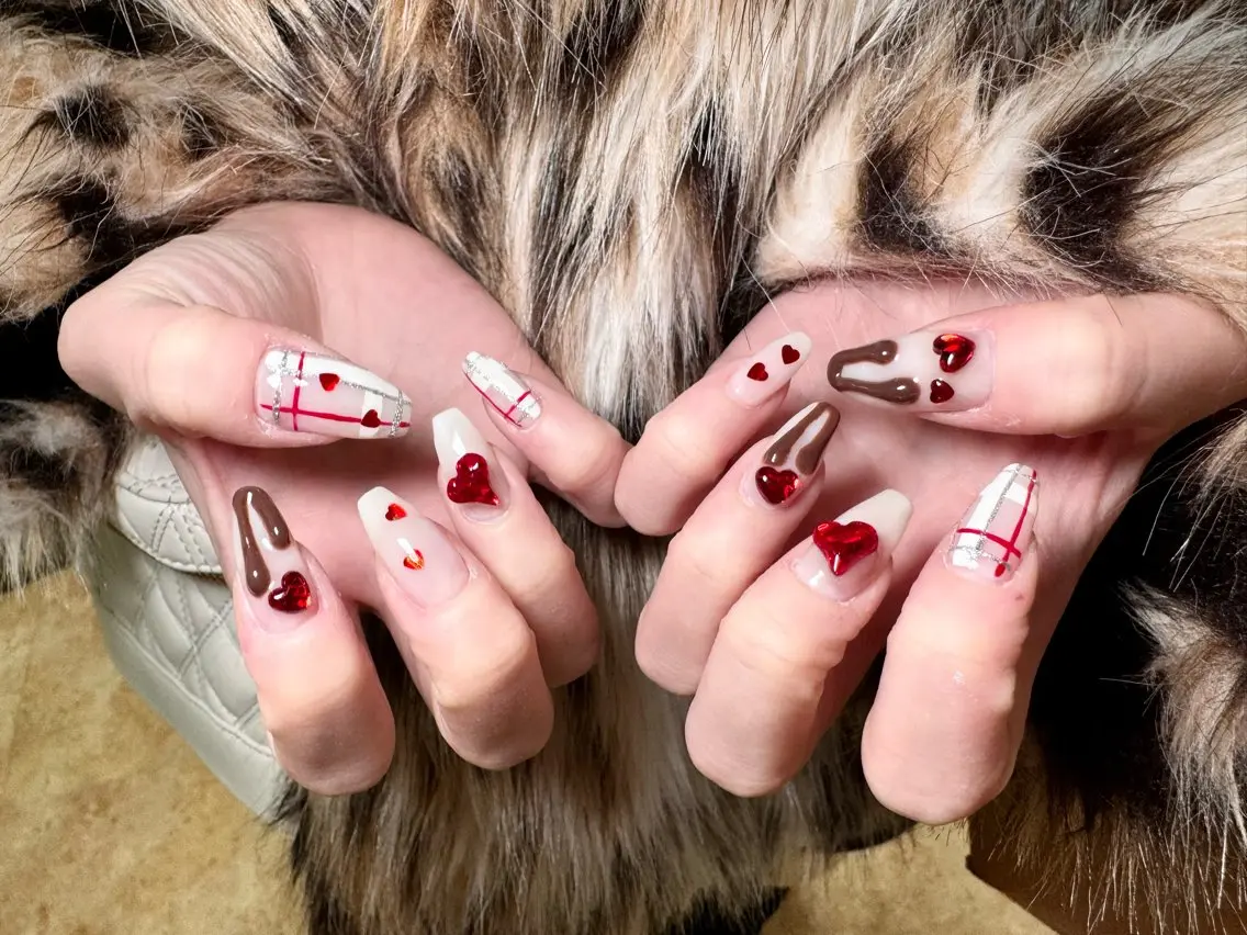 ネイル バレンタイン ハンドネイル RIEKO🍒 ワンホン♡推しネイルのネイルデザイン