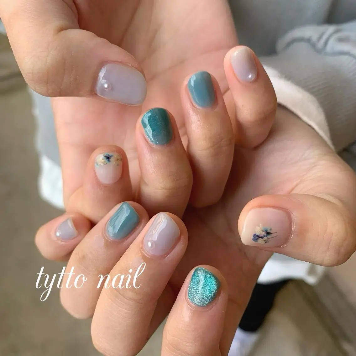 ネイル ブルー フラワーネイル 韓国ネイル 水色 マグネットネイル ハンドネイル tytto nail ❤︎‪‪eri‪‪のネイルデザイン