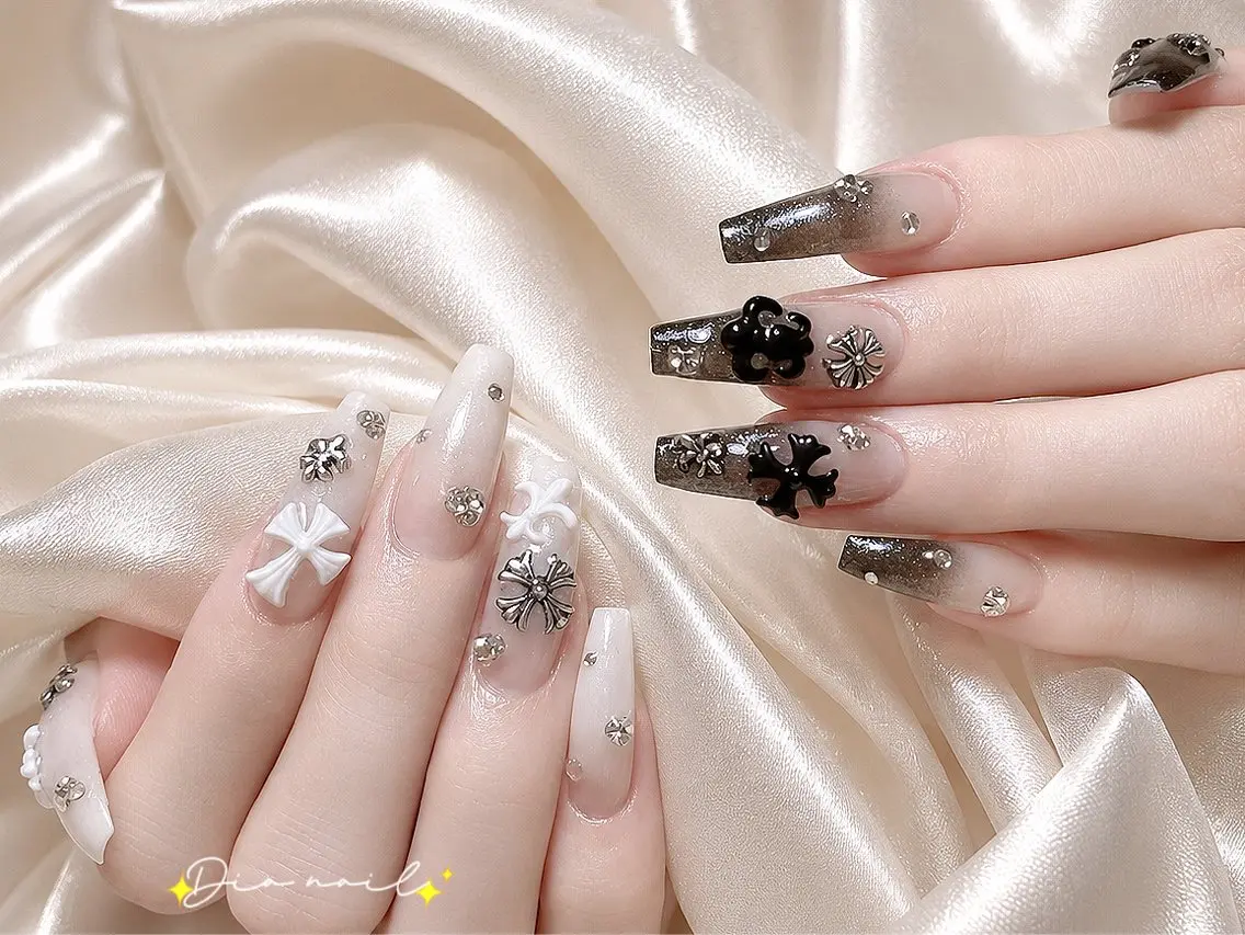 ネイル フットネイル 韓国ネイル レース マグネットネイル ニュアンスネイル ハンドネイル Dia nail サロンのネイルデザイン