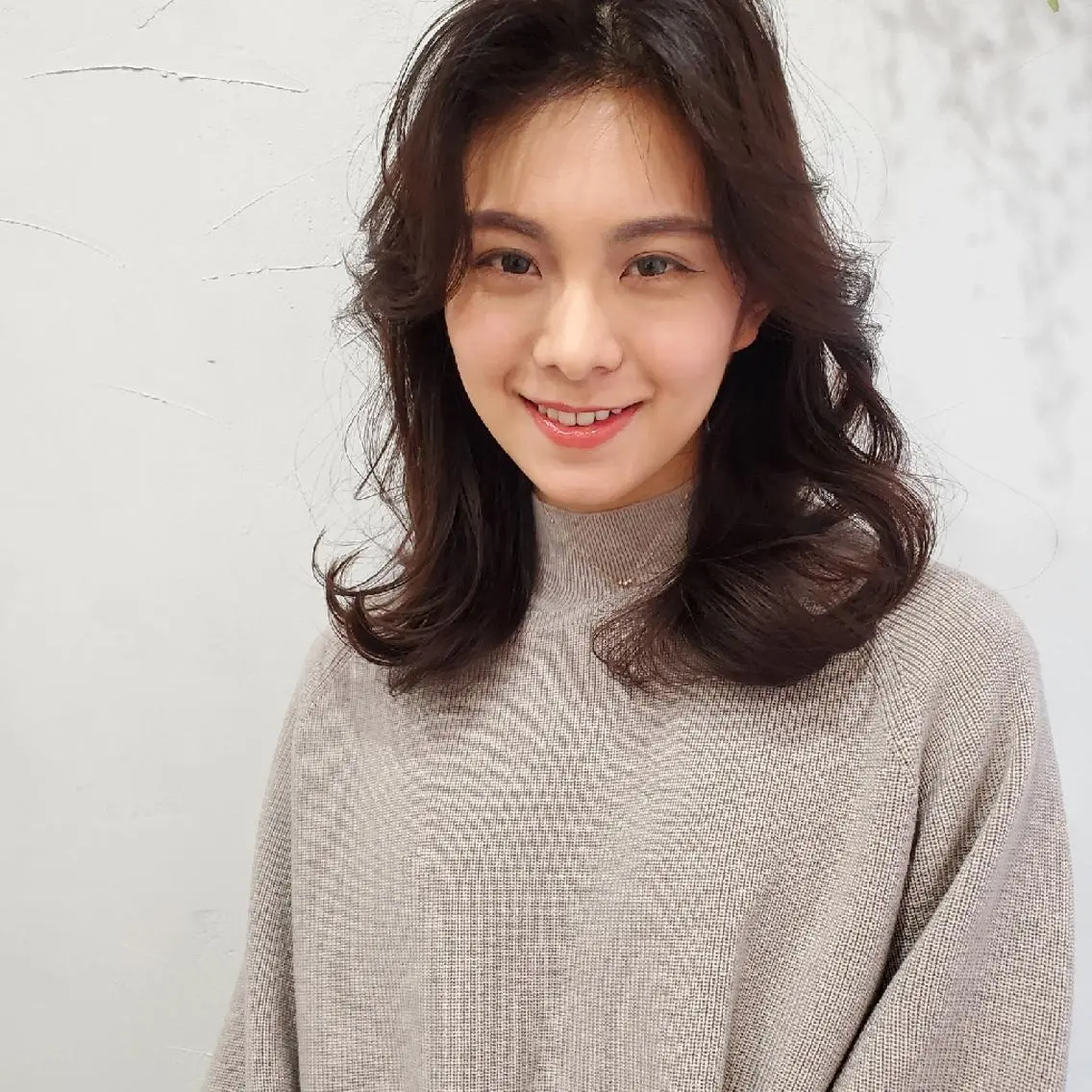 セミロング ヘアアレンジ 切りっぱなしボブ ショートボブ セミロングパーマ ボブ デート ヘアセット 韓国レイヤー柔らかい 地毛風縮毛矯正/マツのヘアスタイル