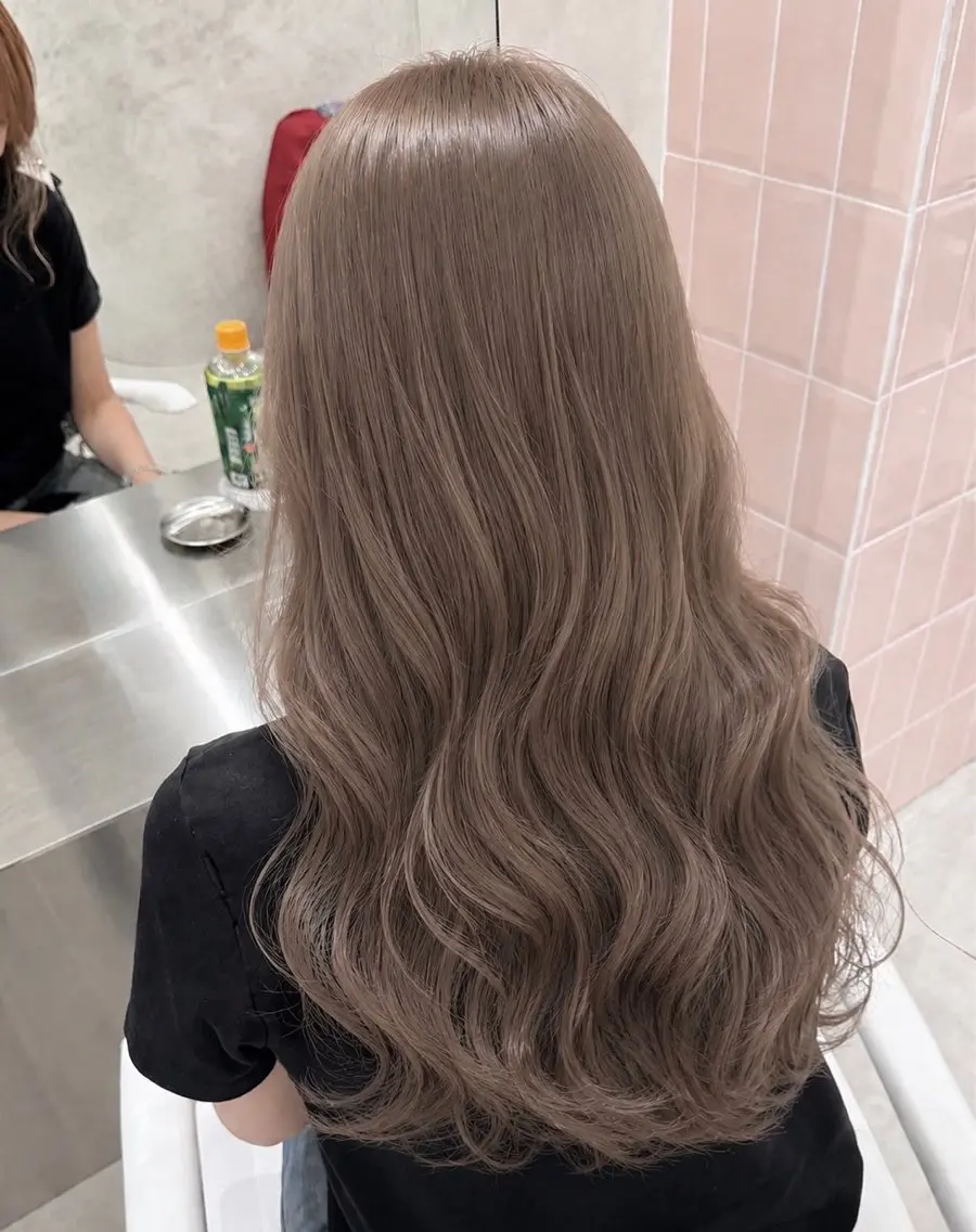 ロング カラー カット ヘアカラー saho😶️️꙳⟡ ミルクティーベージュのヘアスタイル
