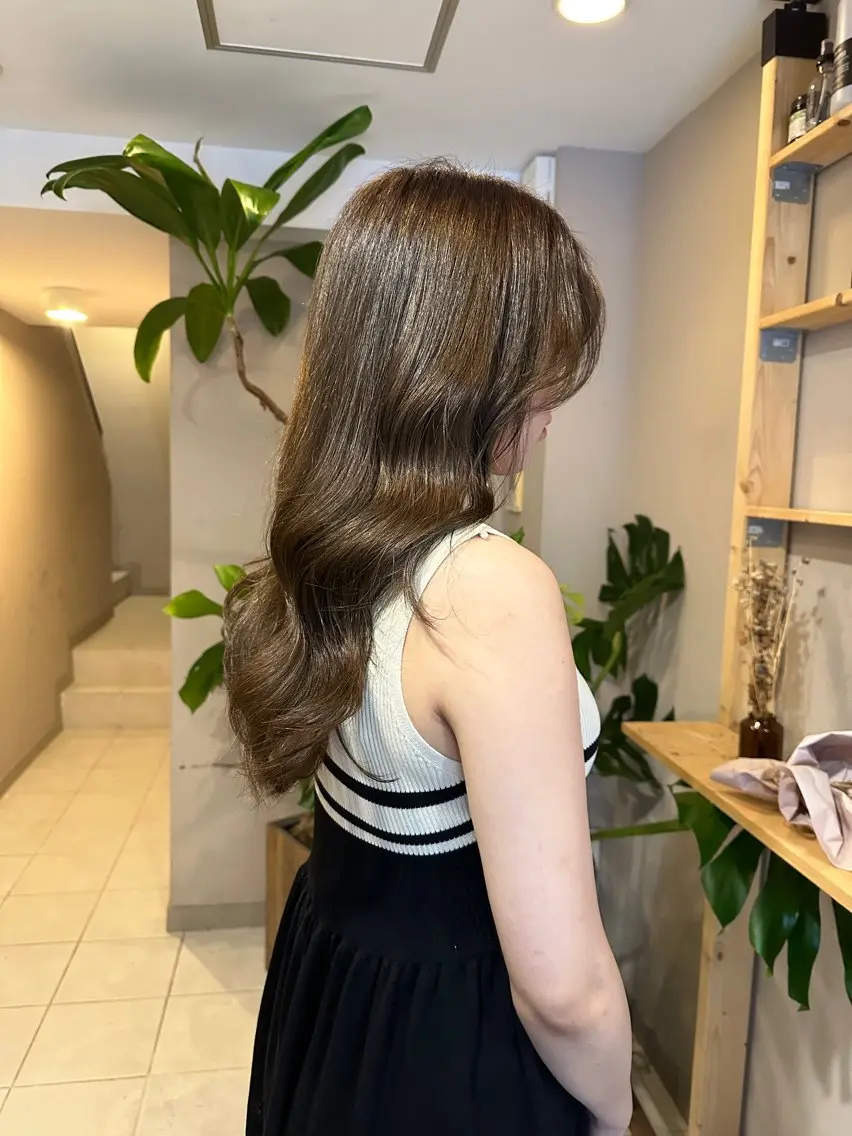 似合わせカット+超高濃度水素カラー+Aujua4stepトリートメントの写真