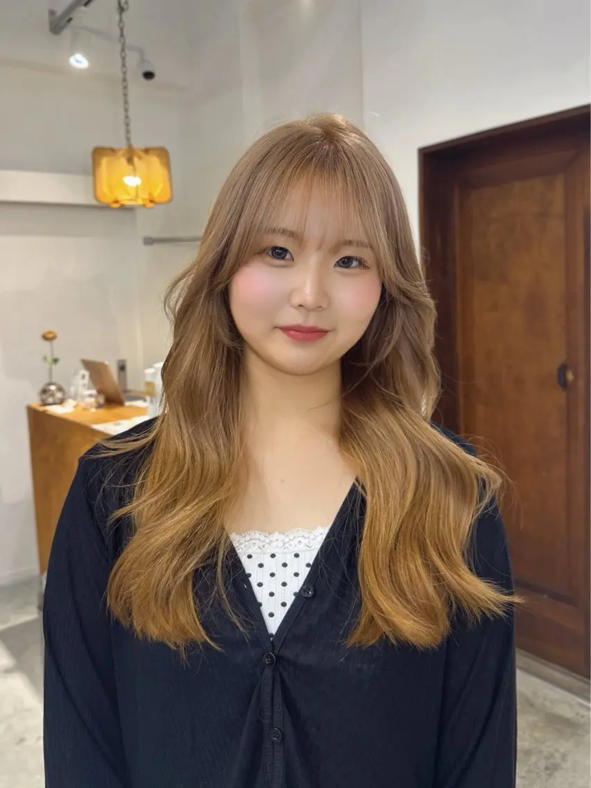 セミロング ヘアカラー トリートメント ケアブリーチ ヒナミ名古屋／御器所のヘアスタイル