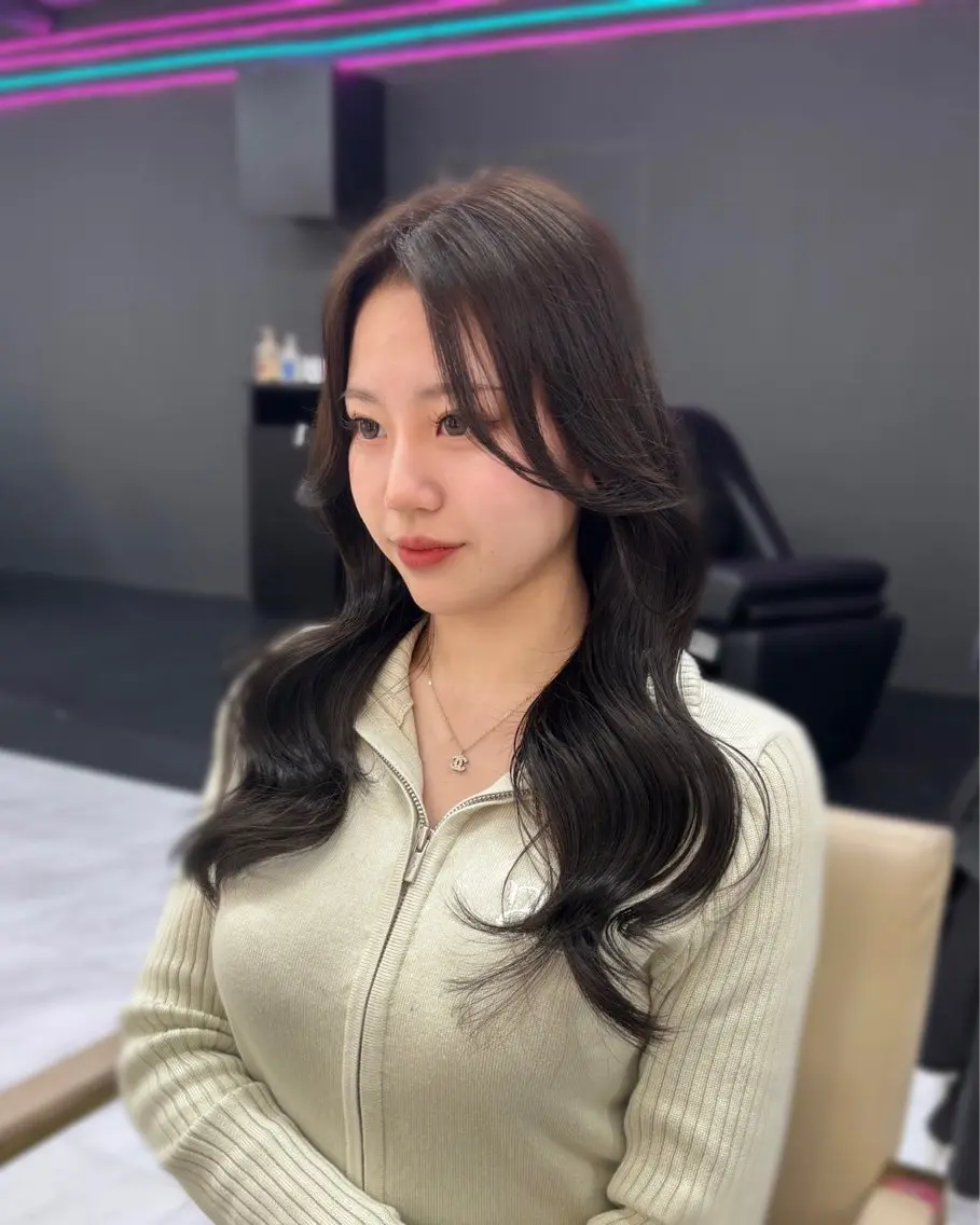 セミロング カラー ブラウンカラー ヘアカラー 岡山 愛のヘアスタイル