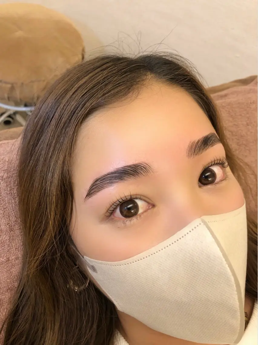 アイブロウ 眉毛ワックス脱毛 眉毛／まつ毛サロン Ayamiのマツエク・マツパデザイン
