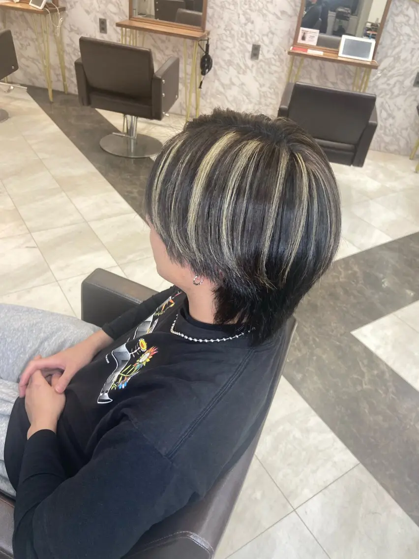 メンズ メンズブリーチ メンズハイライト REM青葉台 きたじまのヘアスタイル