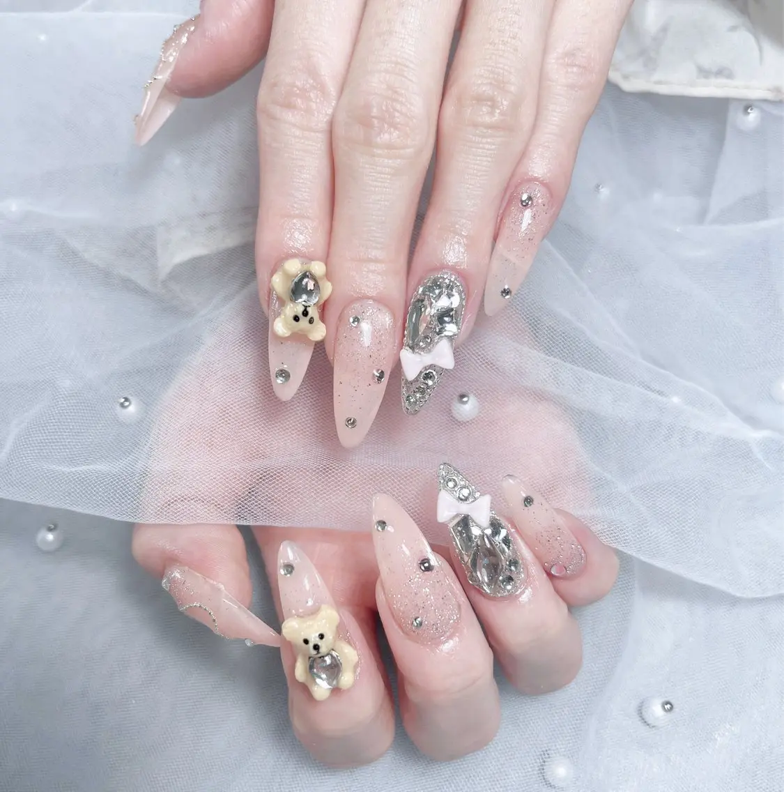 ネイル 成人式 ロングネイル マグネットネイル 大理石ネイル(マーブル) リボン ハンドネイル Amee Nail Salonのネイルデザイン
