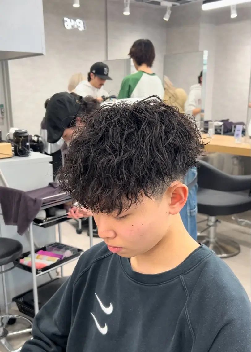 パーマ メンズ ツイスパ/シャドウ MANARUのヘアスタイル