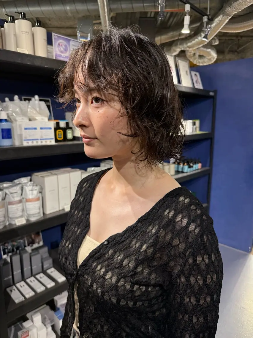 ショート パーマ カット パーマ 透明感カラー レイヤー亀井唯登のヘアスタイル