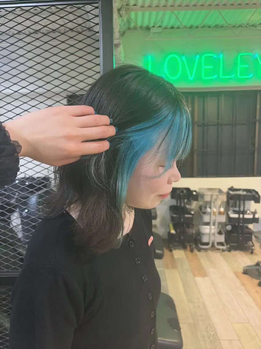 ロング ヘアカラー 💜🦋 COCONA🦋💜のヘアスタイル