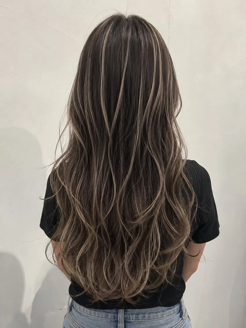 ロング ヘアカラー みな .share天王寺のヘアスタイル