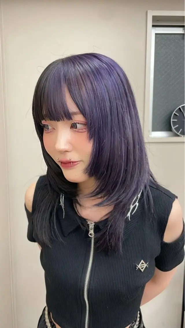 カラー バイオレットカラー RONND メイのヘアスタイル