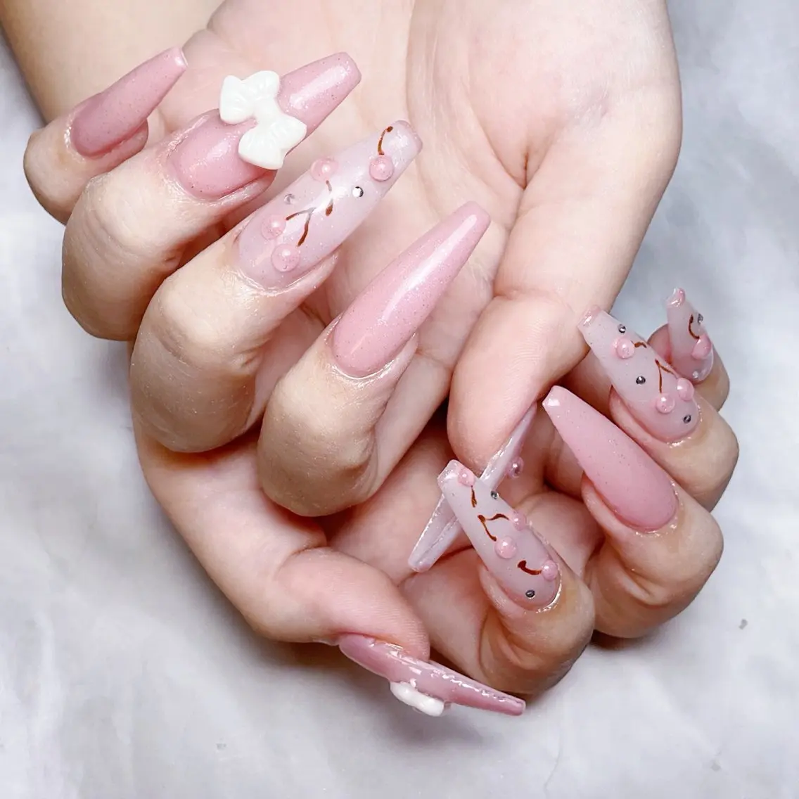 ネイル ハンドネイル 🍭Yun nail hyejin🌸のネイルデザイン