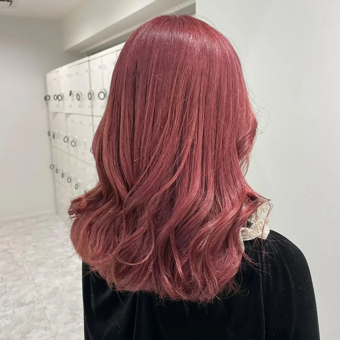 セミロング ❤︎ワンホンガーリー なハイトーンヘア❤︎のヘアスタイル