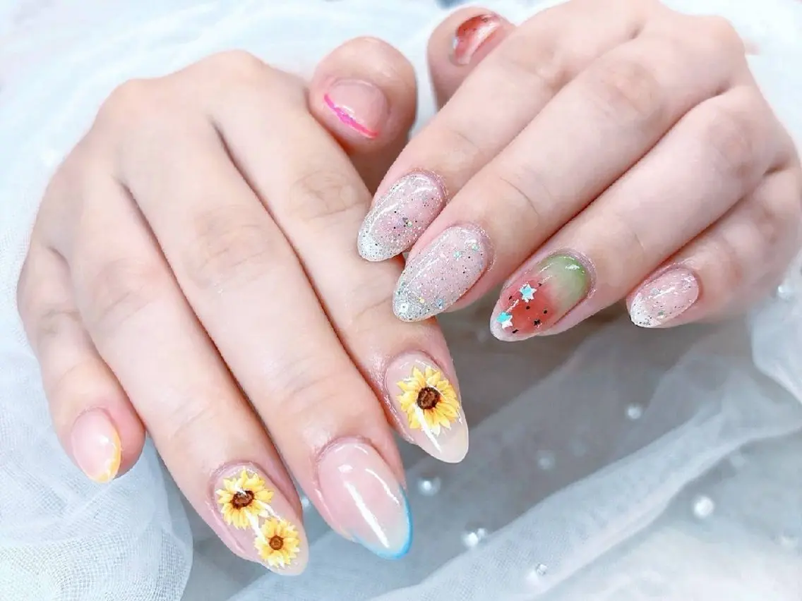 ネイル 長さ出し ジェルネイル キラキラネイル ラメ(グリッター) ニュアンスネイル Chouette Nailのネイルデザイン