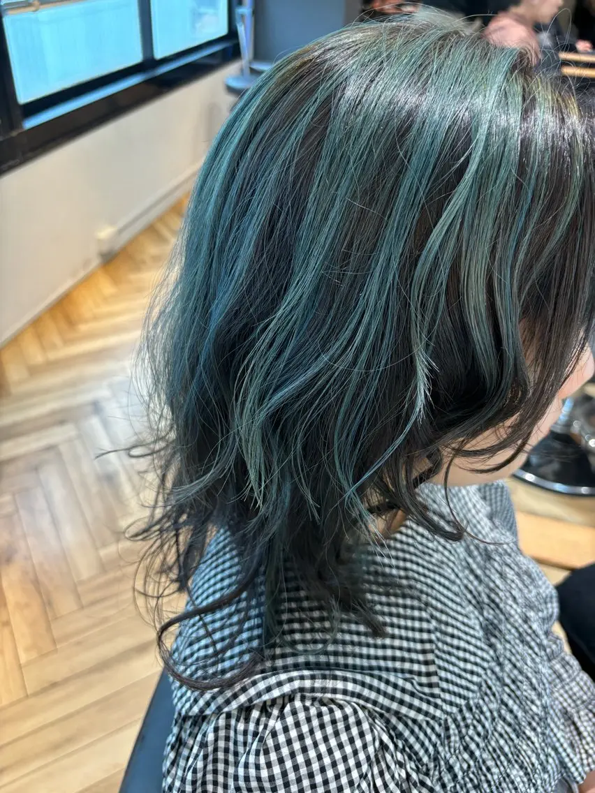 ミディアム カラー ブリーチ 増井 彩乃のヘアスタイル