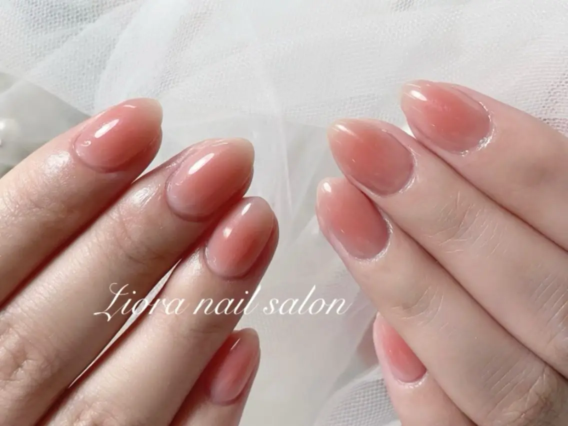 ネイル フレンチネイル ジェルネイル ガーリー グラデーション キラキラネイル ハンドネイル JUN Lioraネイルのネイルデザイン
