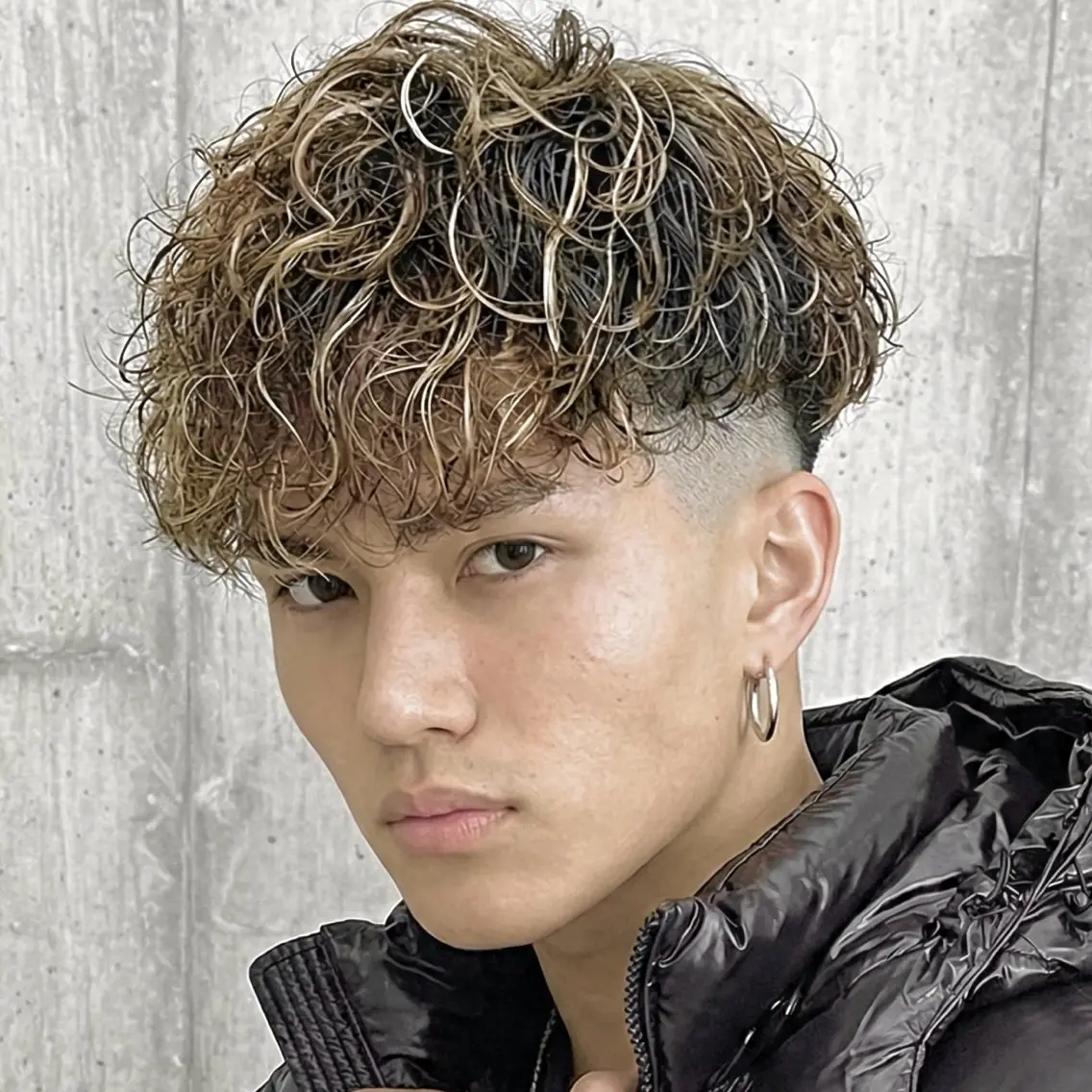 ミディアム パーマ メンズ メンズメッシュ スペインカール ショウタ【HEAD STOCK】のヘアスタイル
