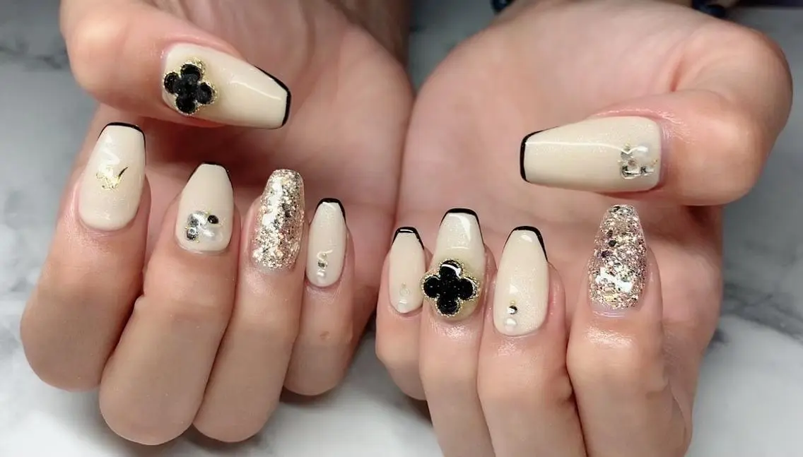 ネイル 長さ出し ジェルネイル 韓国ネイル マグネットネイル 持ち込み ハンドネイル Nail&eye Belire 新宿のネイルデザイン
