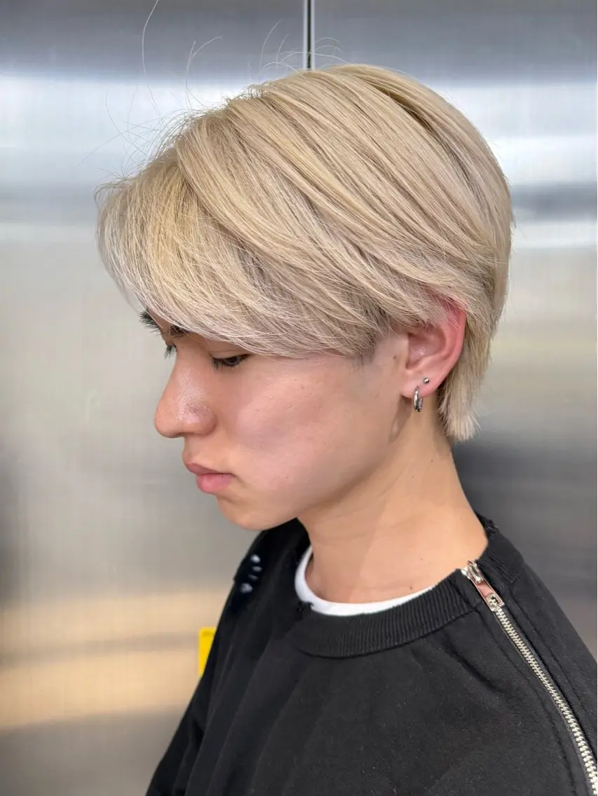 メンズ メンズブリーチ メンズハイトーン ヘアカラー TAKUMI ハイトーン/ウルフのヘアスタイル