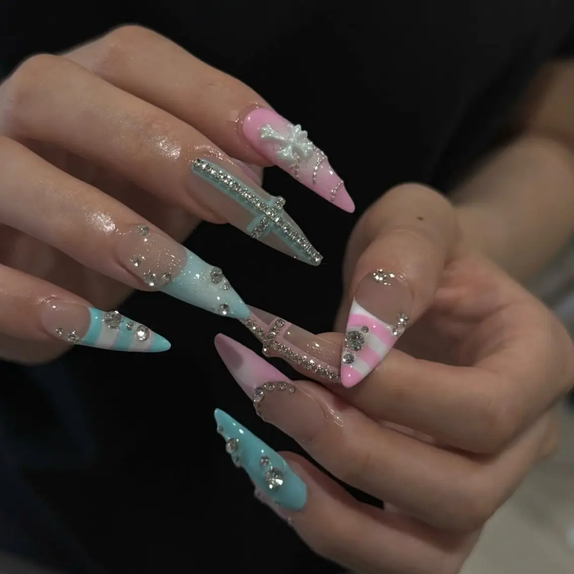 ネイル チークネイル ドット フットネイル フレンチネイル グラデーション ハンドネイル ハンドケア Nihonthy Nail 新宿のネイルデザイン