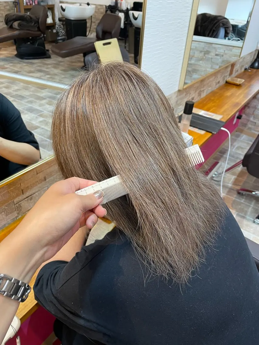 セミロング カラー ハイライトカラー ハイライト カット ヘアカラー トリートメント YUI/ ブリーチカラー🌷のヘアスタイル