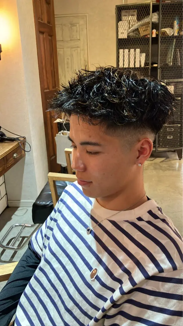 ショート メンズ カット ヘアカラー Watarai Yuukiのヘアスタイル