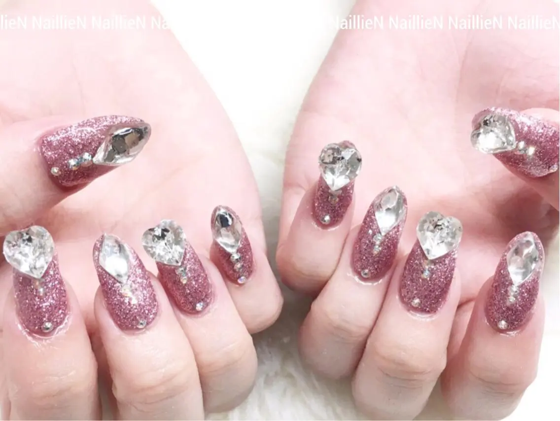 ネイル ゴージャス ストーンネイル Nail lieNのネイルデザイン