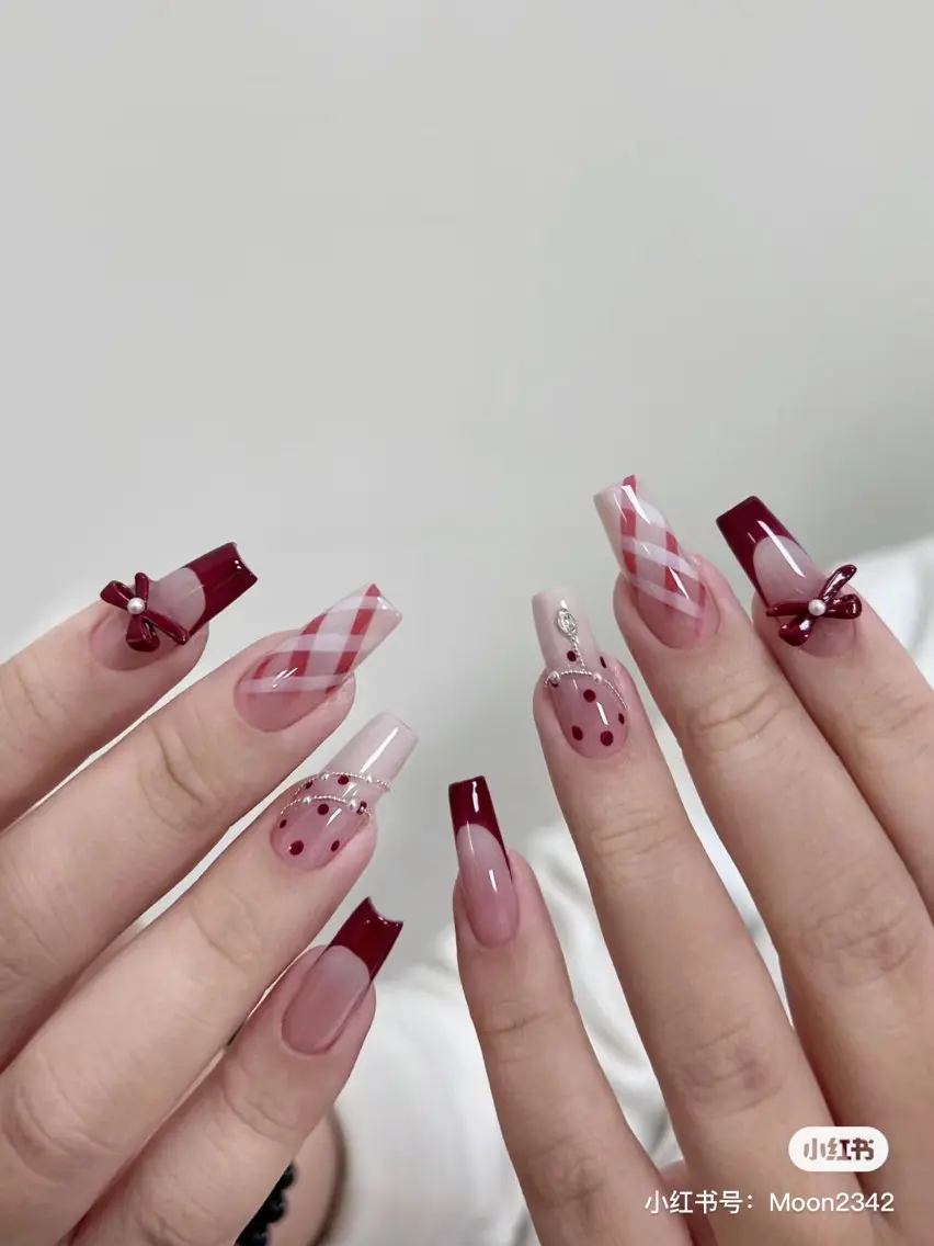 ネイル アートネイル チークネイル 長さ出し フラワーネイル ジェルネイル YK Beauty Salonのマツエク・マツパデザイン