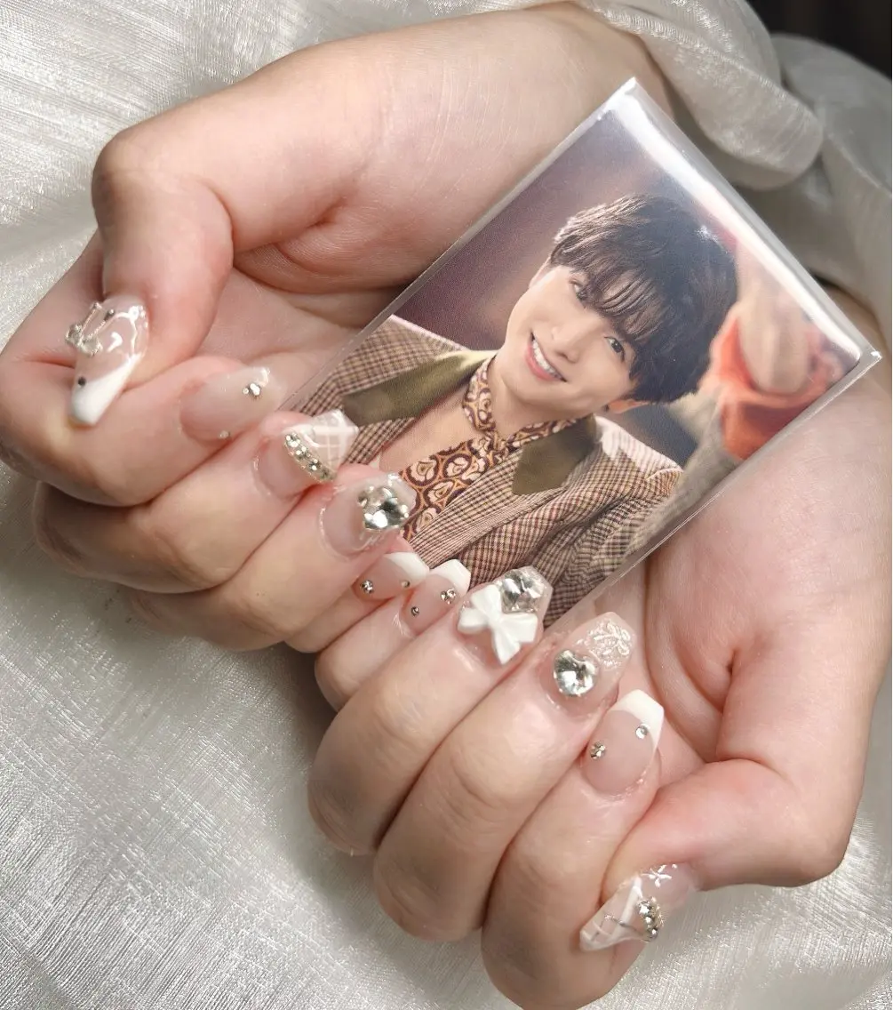 ネイル 長さ出し グラデーション キラキラネイル マグネットネイル ニュアンスネイル ハンドネイル Lee Nails チップ長さだし専門店のネイルデザイン