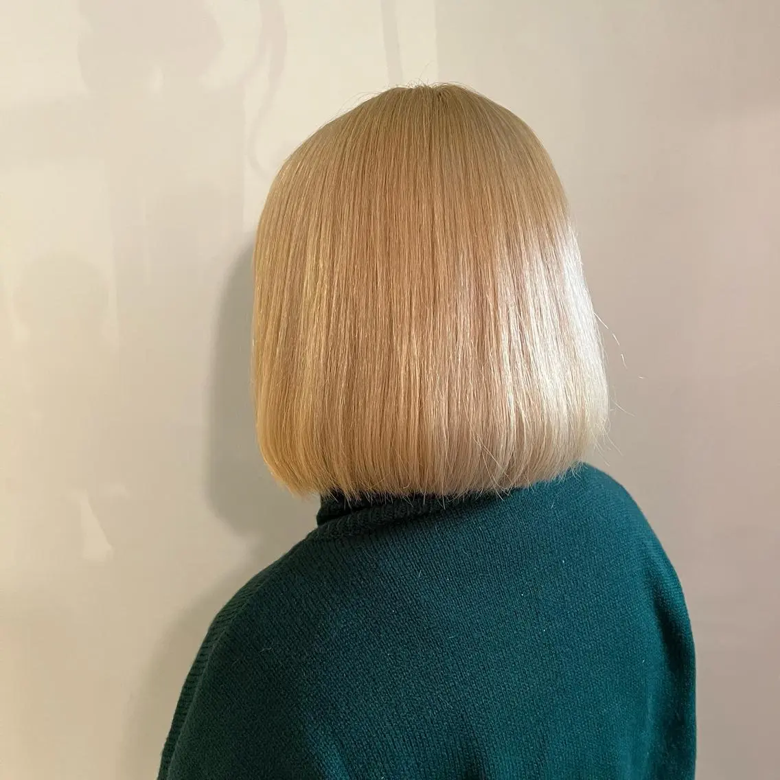 ショート カラー ヘアアレンジ ハイトーンカラー ボブ sumina すみなのヘアスタイル