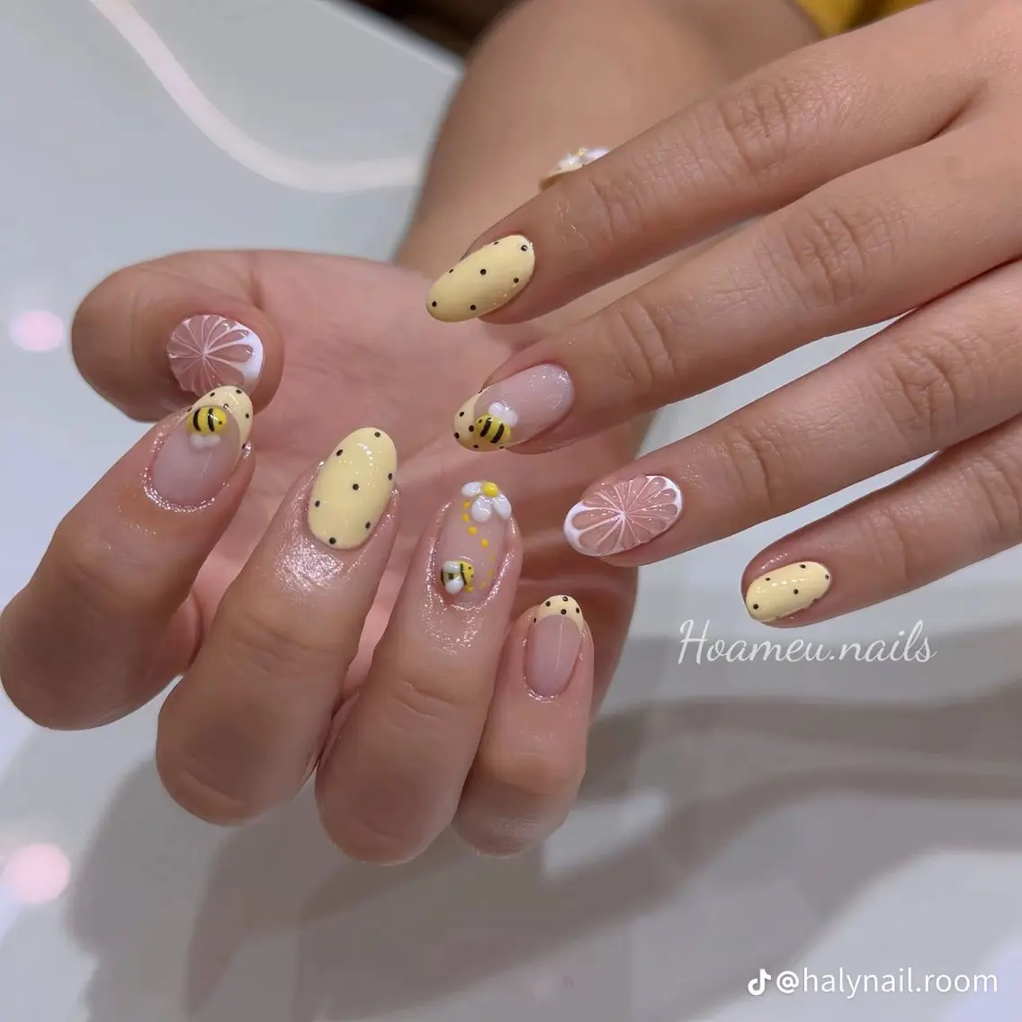 ネイル フラッシュネイル フレンチネイル グラデーション キラキラネイル 韓国ネイル ハンドネイル Hy nailsのネイルデザイン