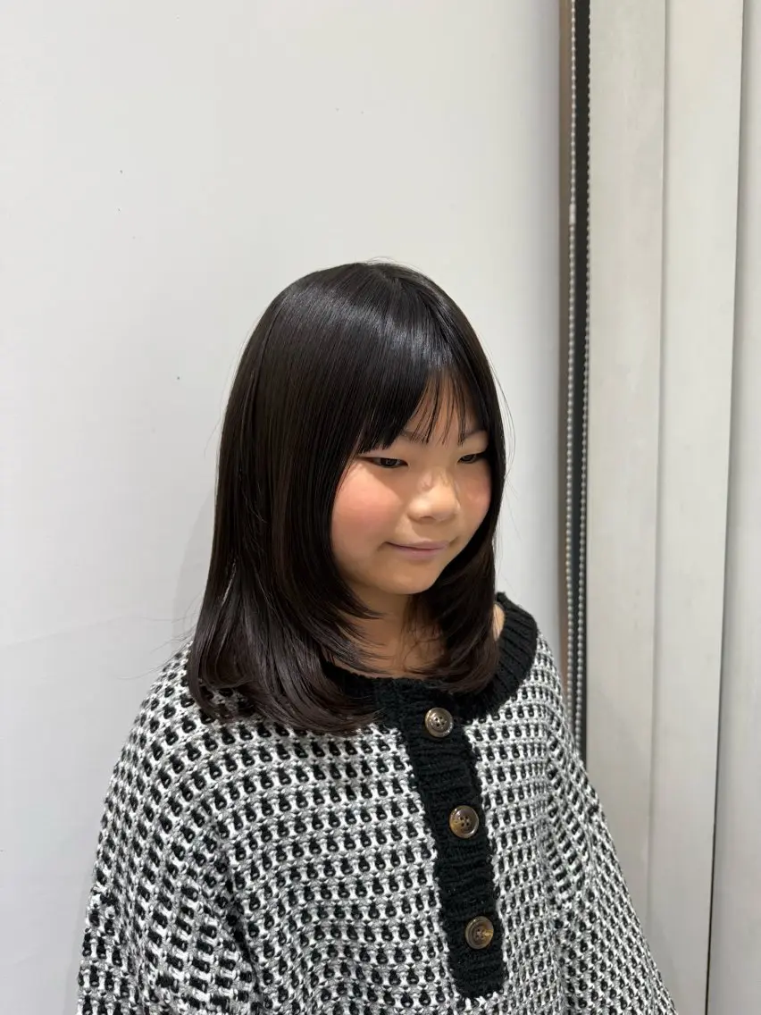 セミロング 佐々木 麻衣のヘアスタイル