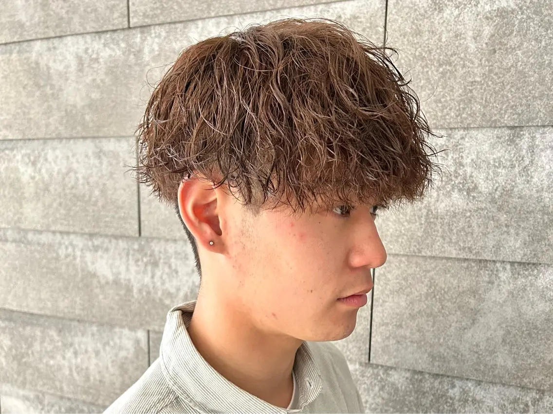 ショート カラー パーマ メンズ マッシュ メンズパーマ ツイストスパイラルパーマ 刈り上げ スパイラルパーマ 木村 明日美のヘアスタイル
