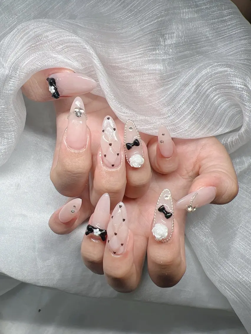 ネイル 長さ出し グラデーション キラキラネイル マグネットネイル ニュアンスネイル ハンドネイル Lee Nailsのネイルデザイン