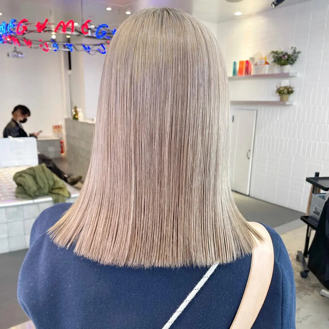 ロング カラー ヘアアレンジ メンズ キッズ ネイル マツエク・マツパ アイブロウ グレージュ ホワイト ヘアカラー トリートメント ボブ×柔らかいカラー 🌷misaki𓍼のヘアスタイル