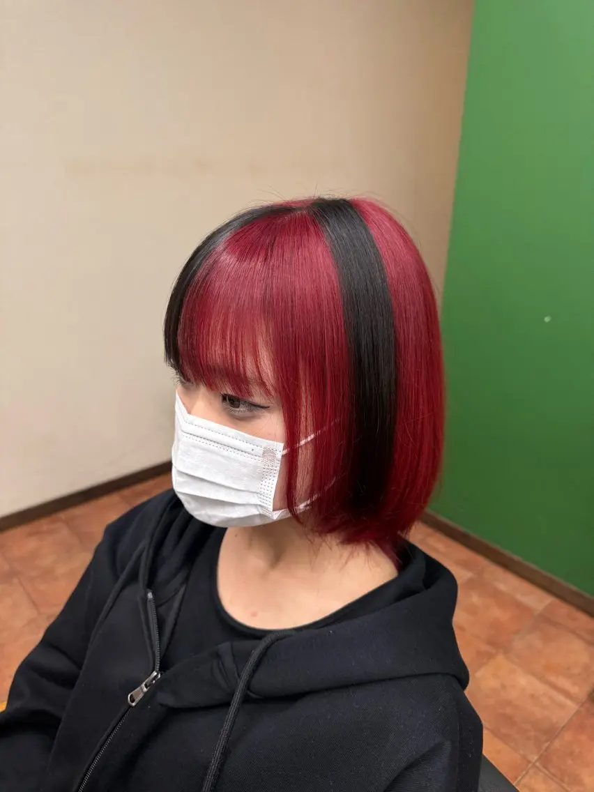 カラー モウリ マヒロのヘアスタイル