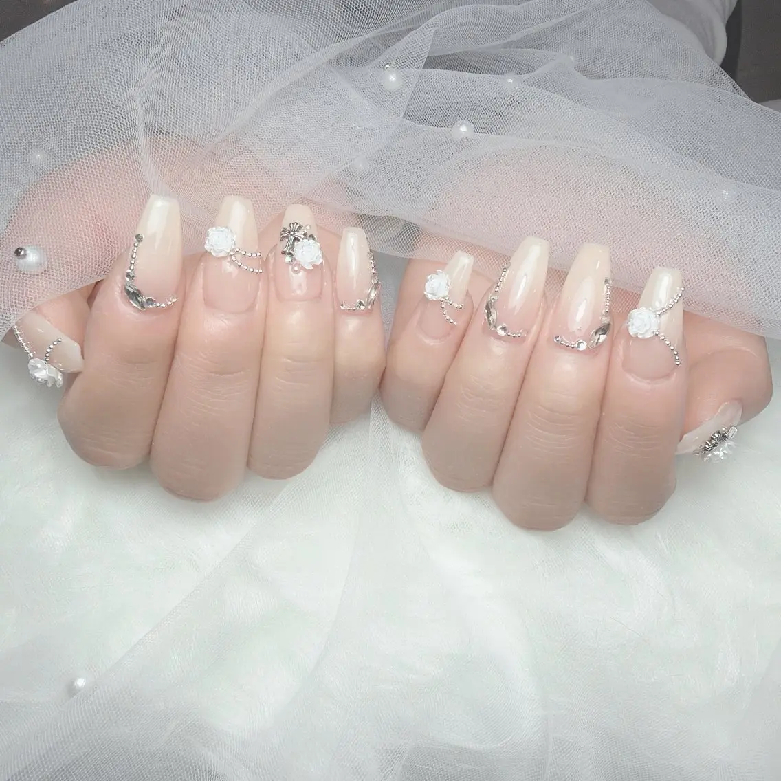 ネイル アートネイル ジェルネイル 韓国ネイル リボン ワンホンネイル ハンドネイル Lana Nailのネイルデザイン