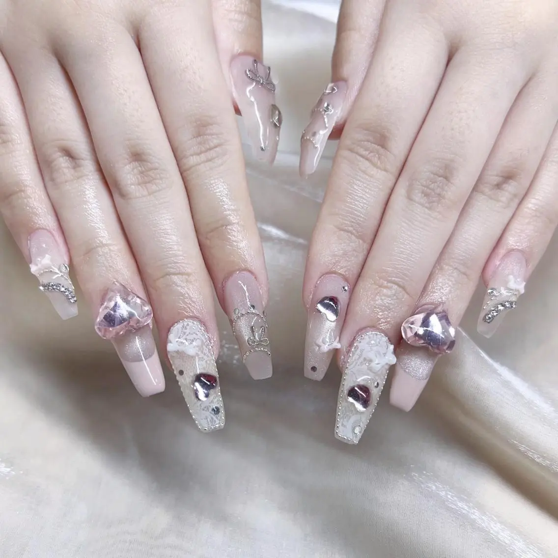 メンズ ネイル メンズ韓国風 アートネイル オーロラネイル ガーリー キラキラネイル ハンドネイル NAILサロン 木にいるのネイルデザイン