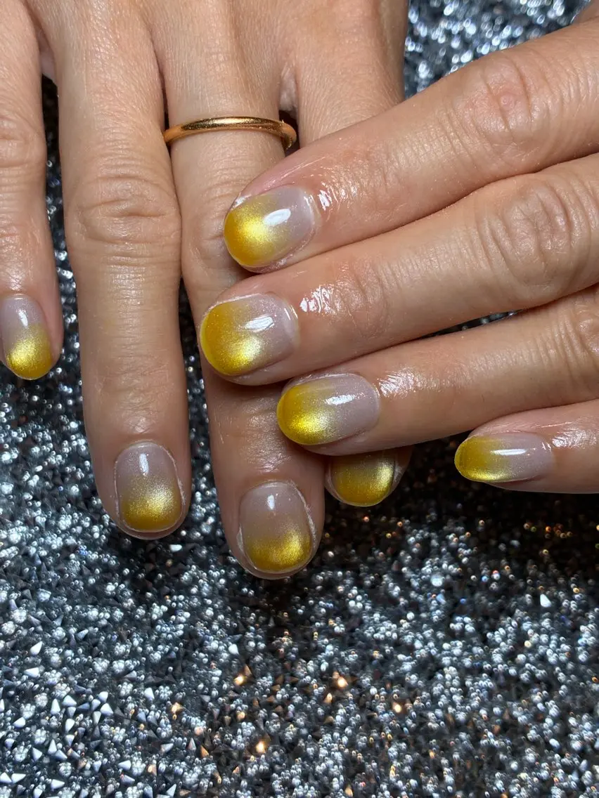 ネイル グラデーション シルバー 黄色 ハンドネイル door nailのネイルデザイン