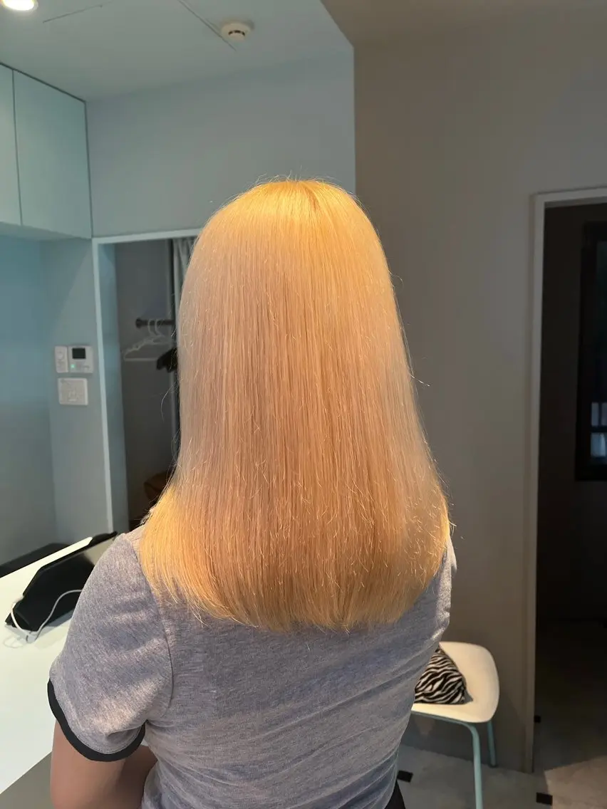 セミロング カラー ヘアカラー トリートメント ブリーチカラー 🩵MIZUKIのヘアスタイル