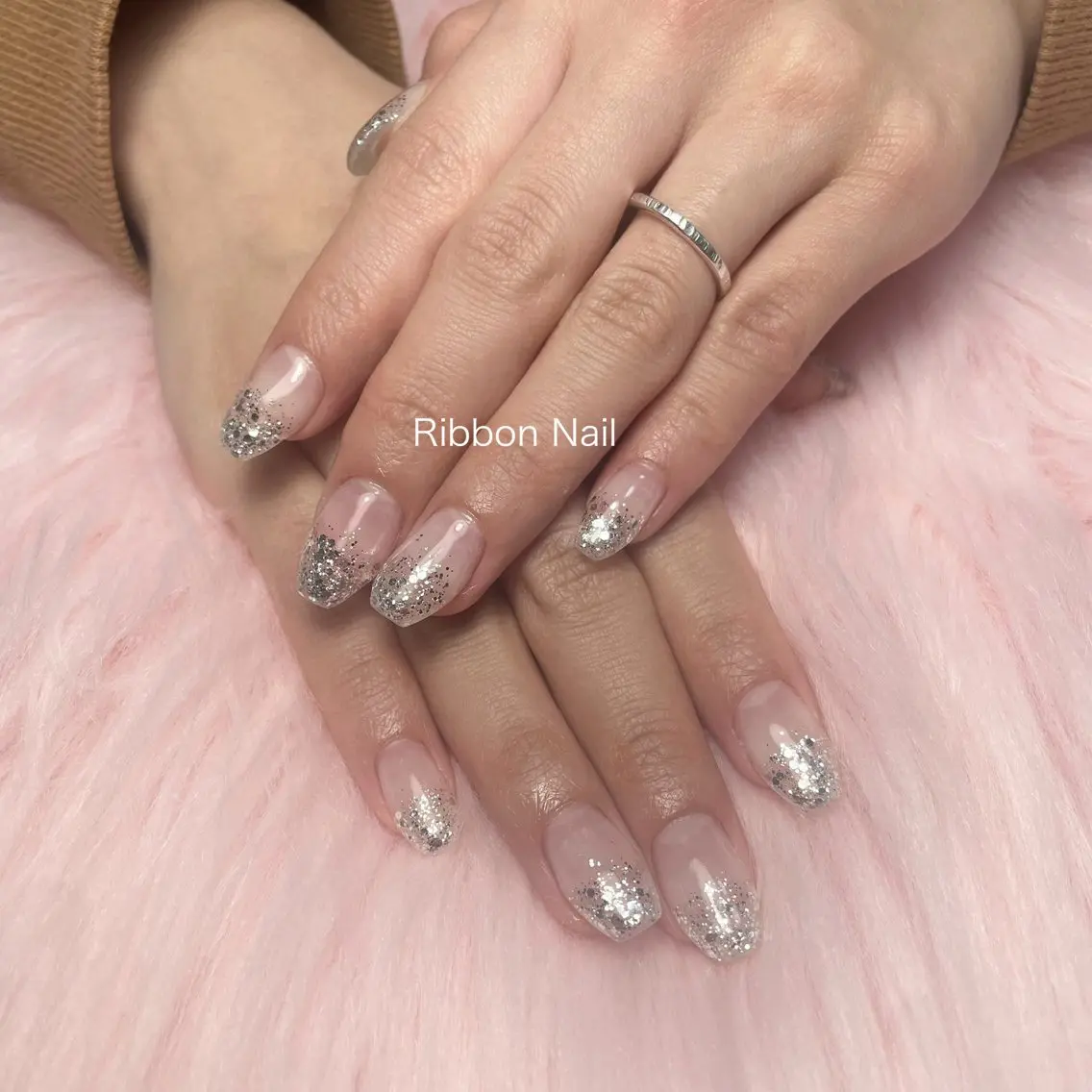 ネイル ラメ(グリッター) シルバー Nail Ambra Fusamiのネイルデザイン