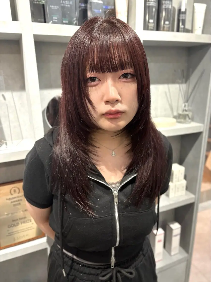 セミロング カラー ヘアアレンジ ボルドーカラー 透明感カラー レッドカラー レイヤーカット ヘアカラー トリートメント 透明感ｶﾗｰ/顔周り ｶｯﾄ🌸ｻｸﾗ🌸のヘアスタイル