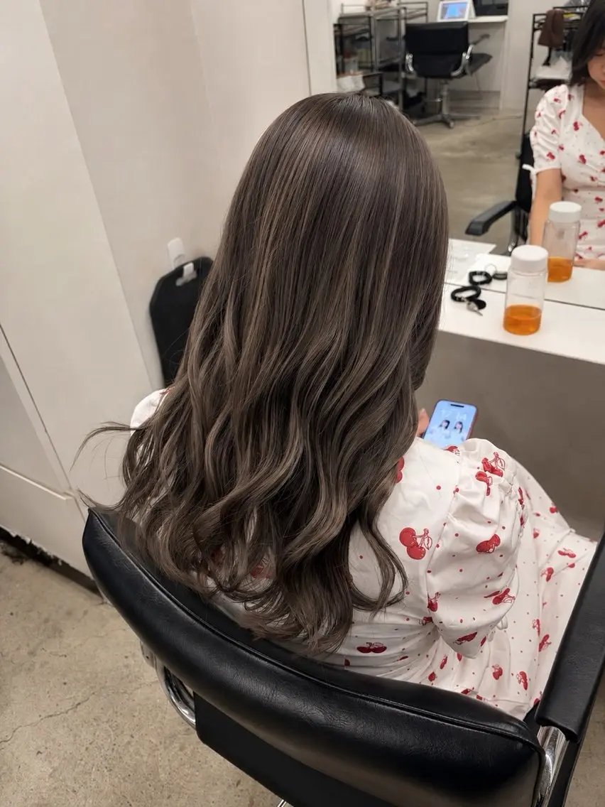 ロング カラー ベージュカラー ブリーチ 透明感カラー カット ヘアカラー トリートメント 新宿/透明感カラー/ 艶髪人気/Renaのヘアスタイル