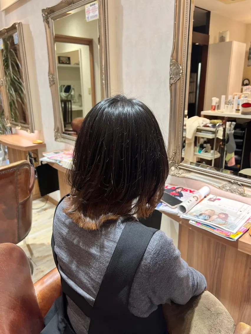 ミディアム カラー ボブ レイヤーカット カット 高木 みよのヘアスタイル