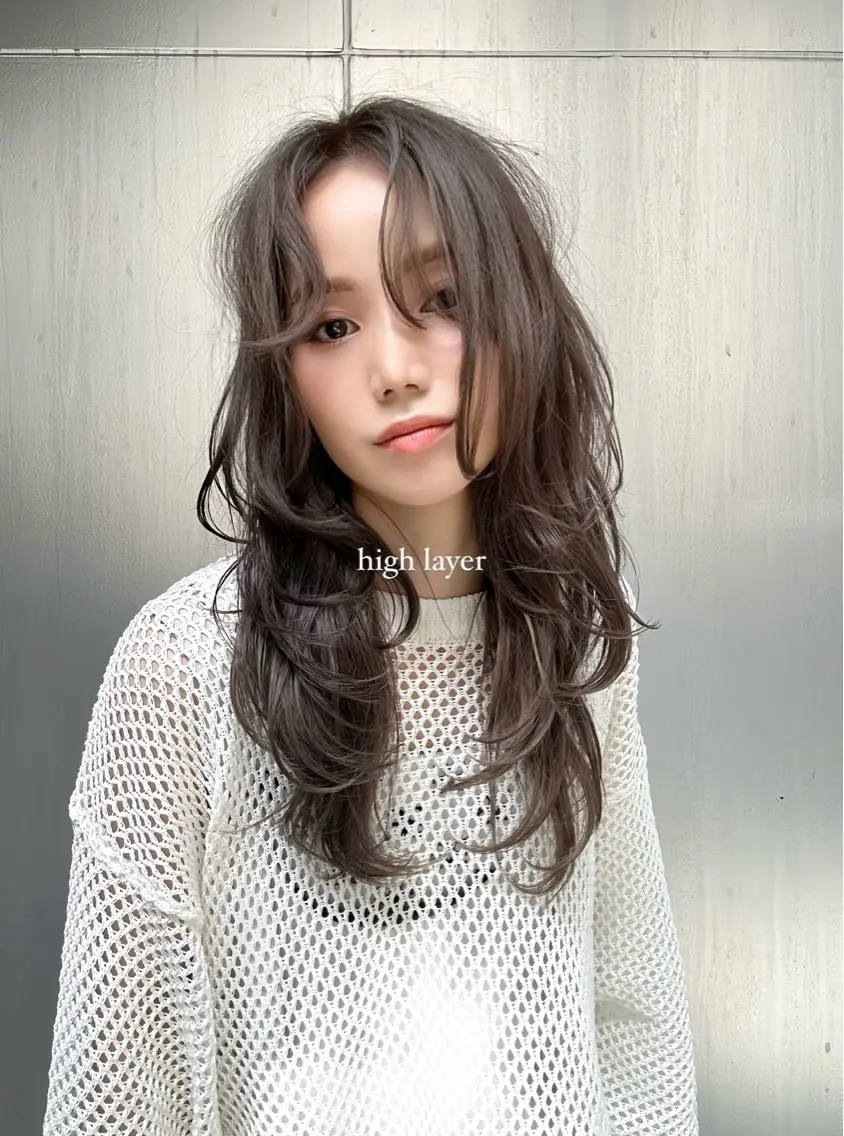 ロング カラー アッシュ アッシュグレー ブリーチ ブリーチなしカラー 伸ばしかけ ヘアカラー トリートメント CHERIEブリーチ ダブルカラー 天神のヘアスタイル