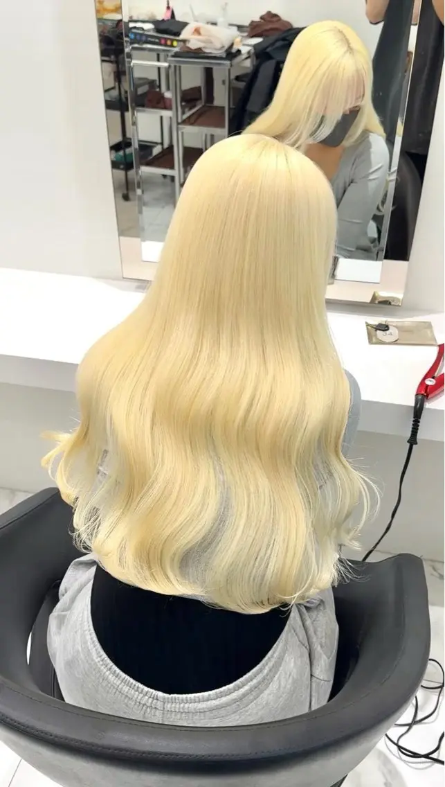 ロング カラー ブリーチ 抜きっぱなしブロンド ブロンド 表参道/ハイトーン/ ブリーチ/みずは🎀のヘアスタイル